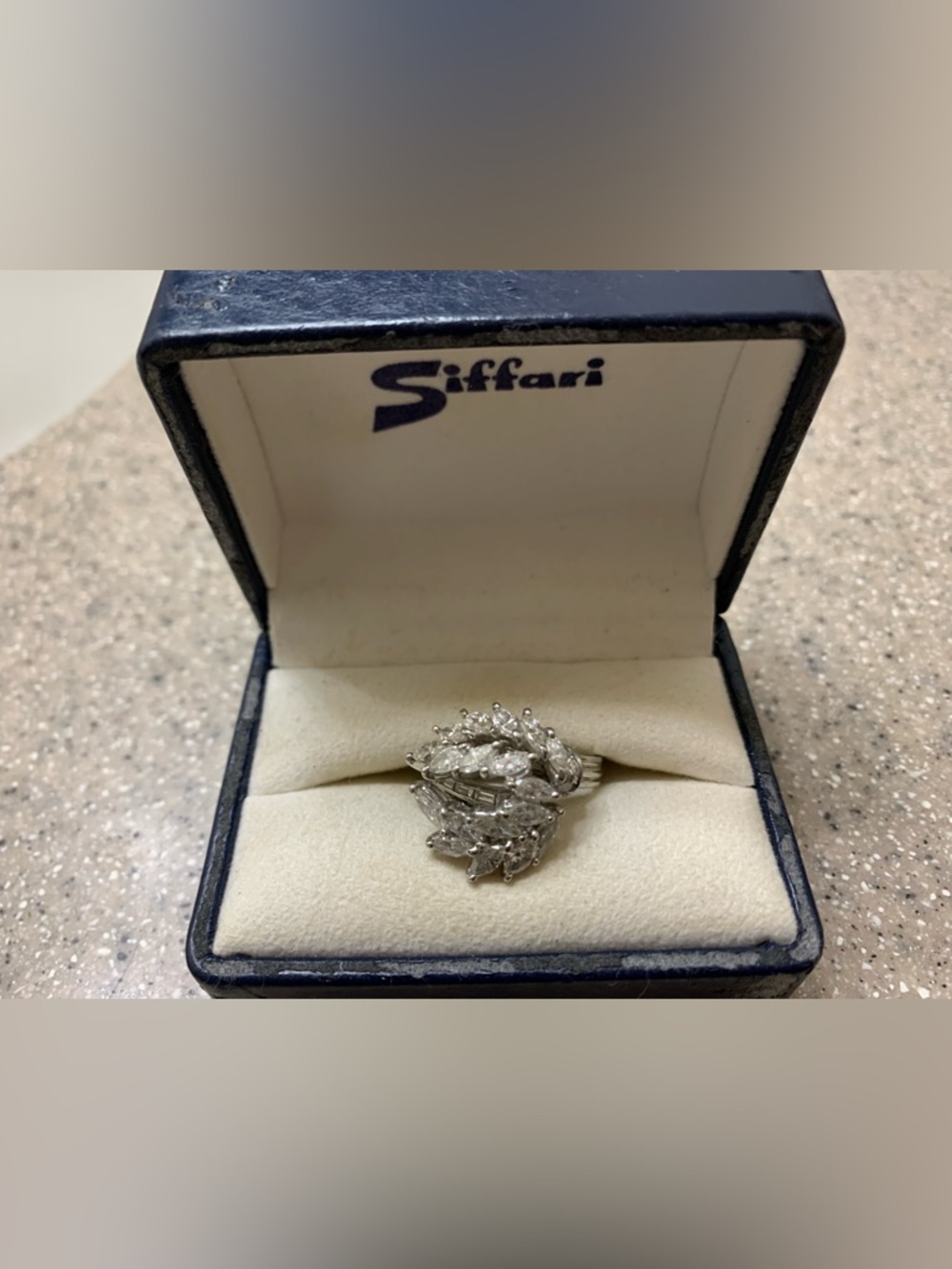 Diamond Dinner Ring - 18KT gold with 3.11ct. Diamonds
